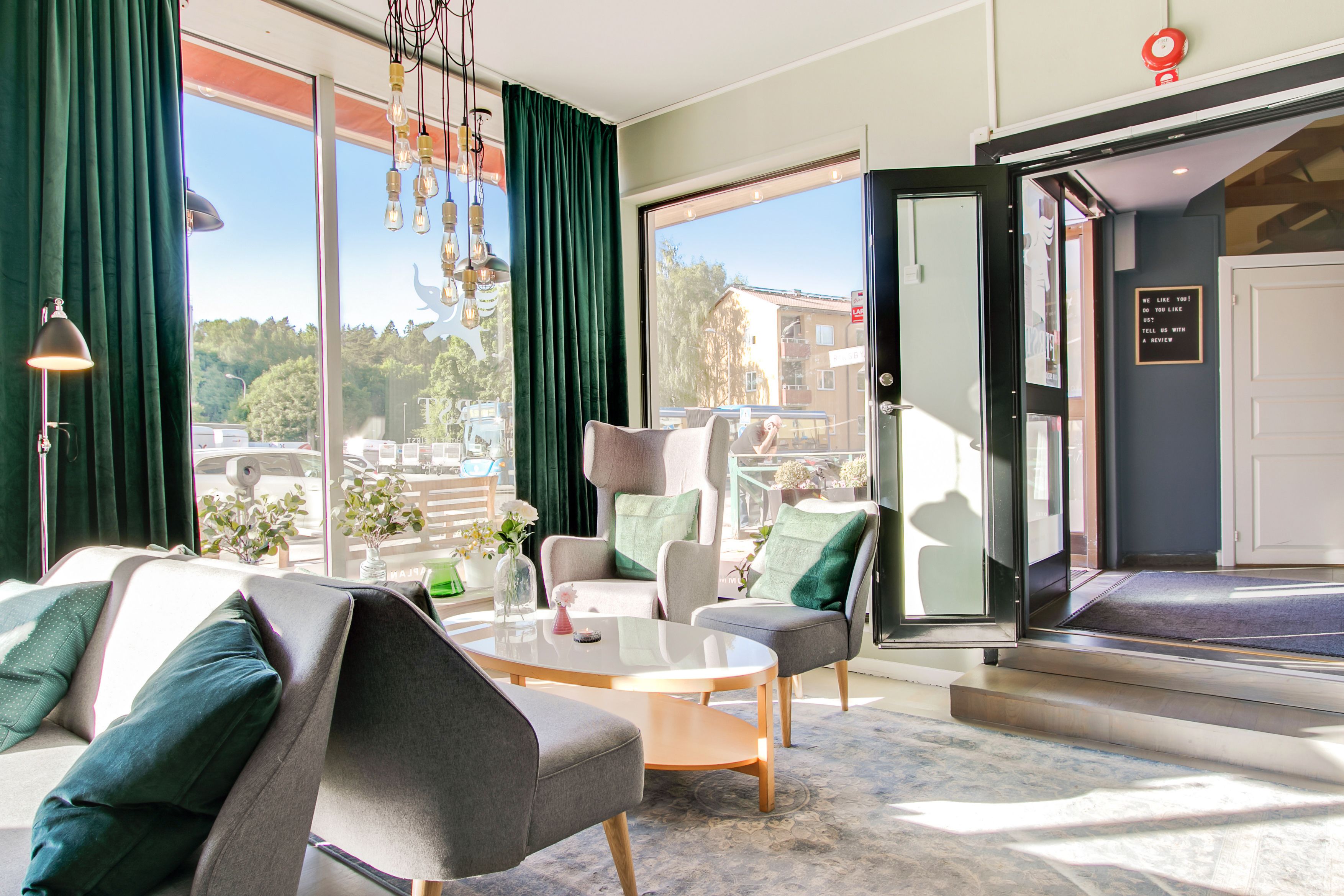 First Hotel Brommaplan - Photo 2