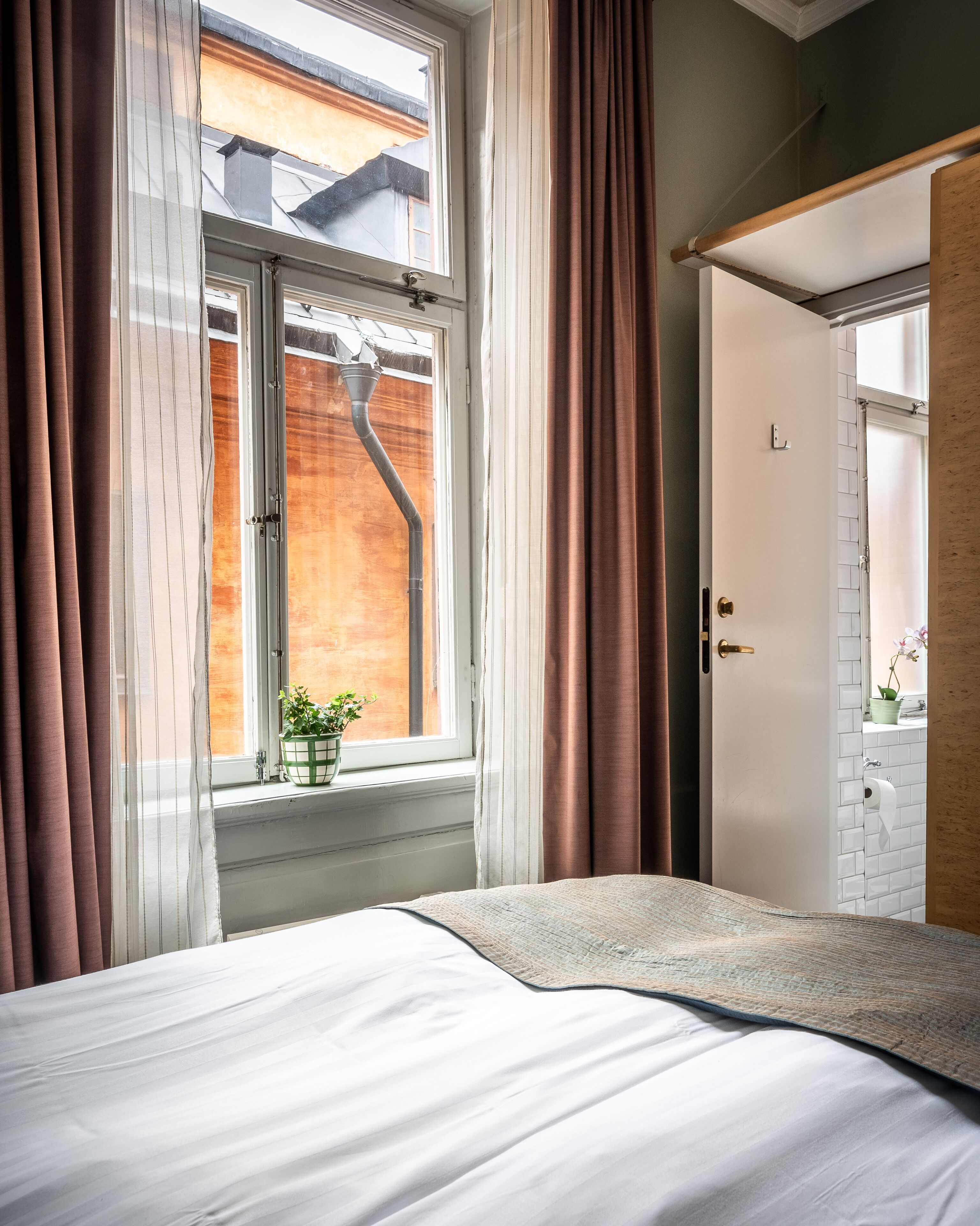 Lady Hamilton Hotel - Photo 7