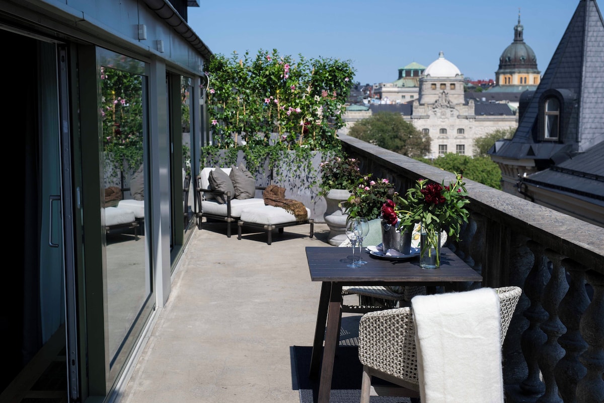 Bank Hotel - Photo 2