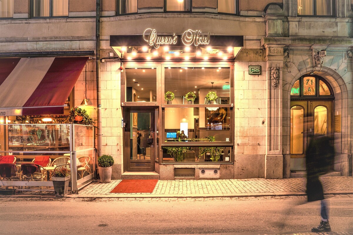 Queen’s Hotel