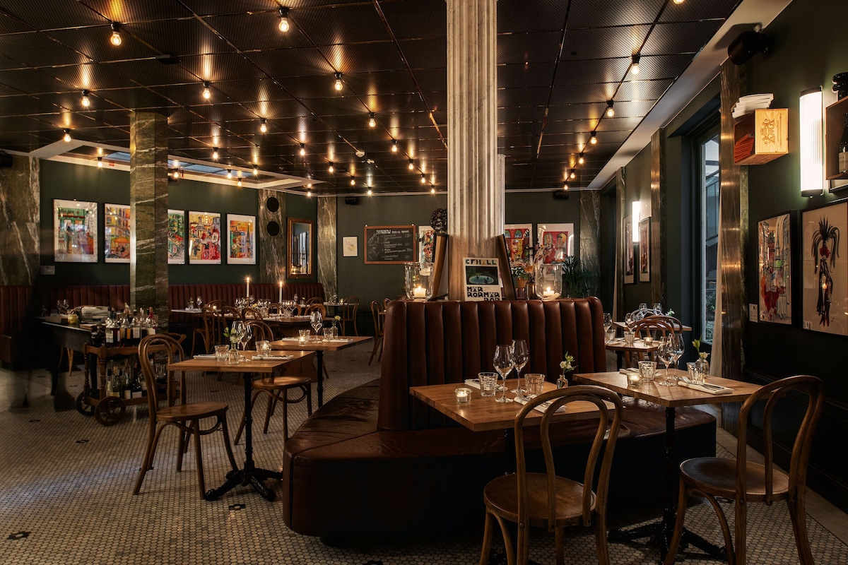 The Sparrow Hotel - Photo 2