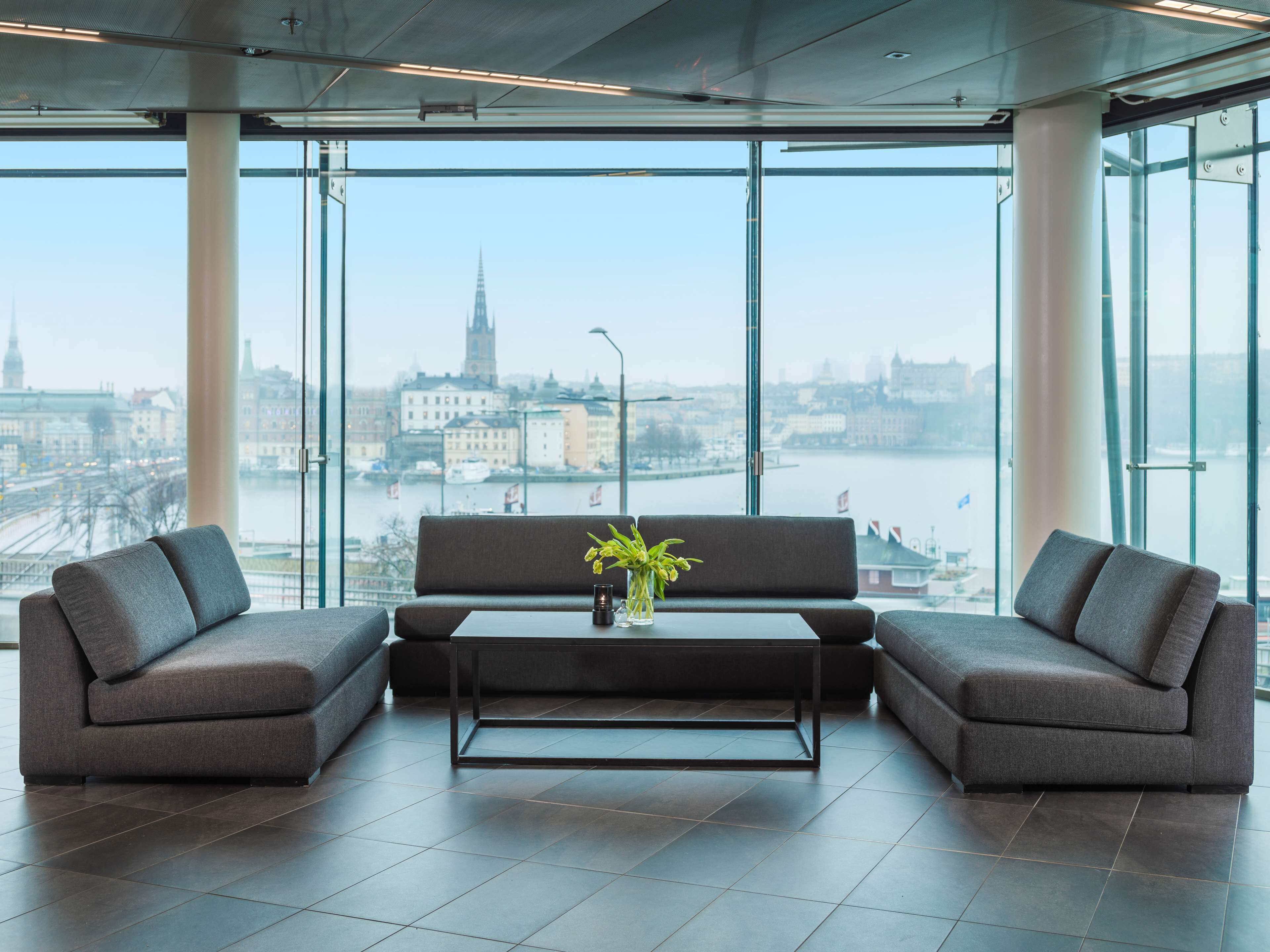 Radisson Blu Waterfront Hotel - Photo 4