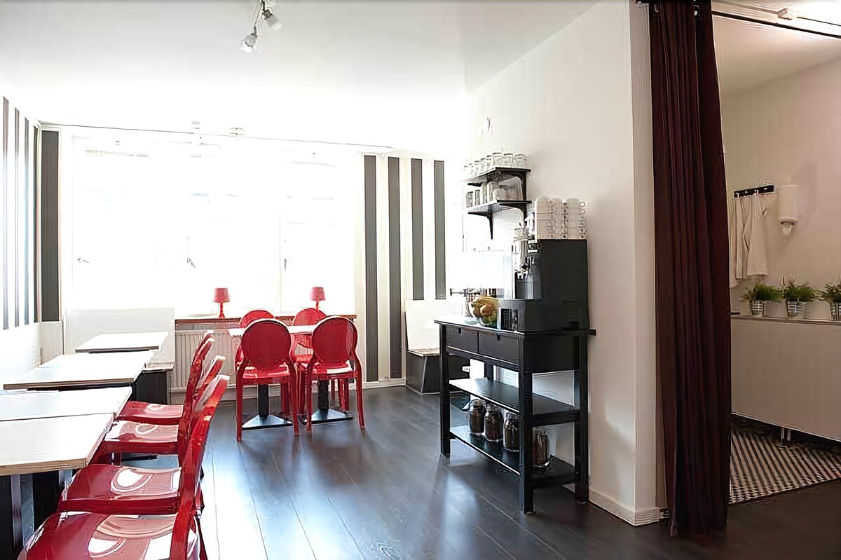 Hotel Aldoria - Photo 2