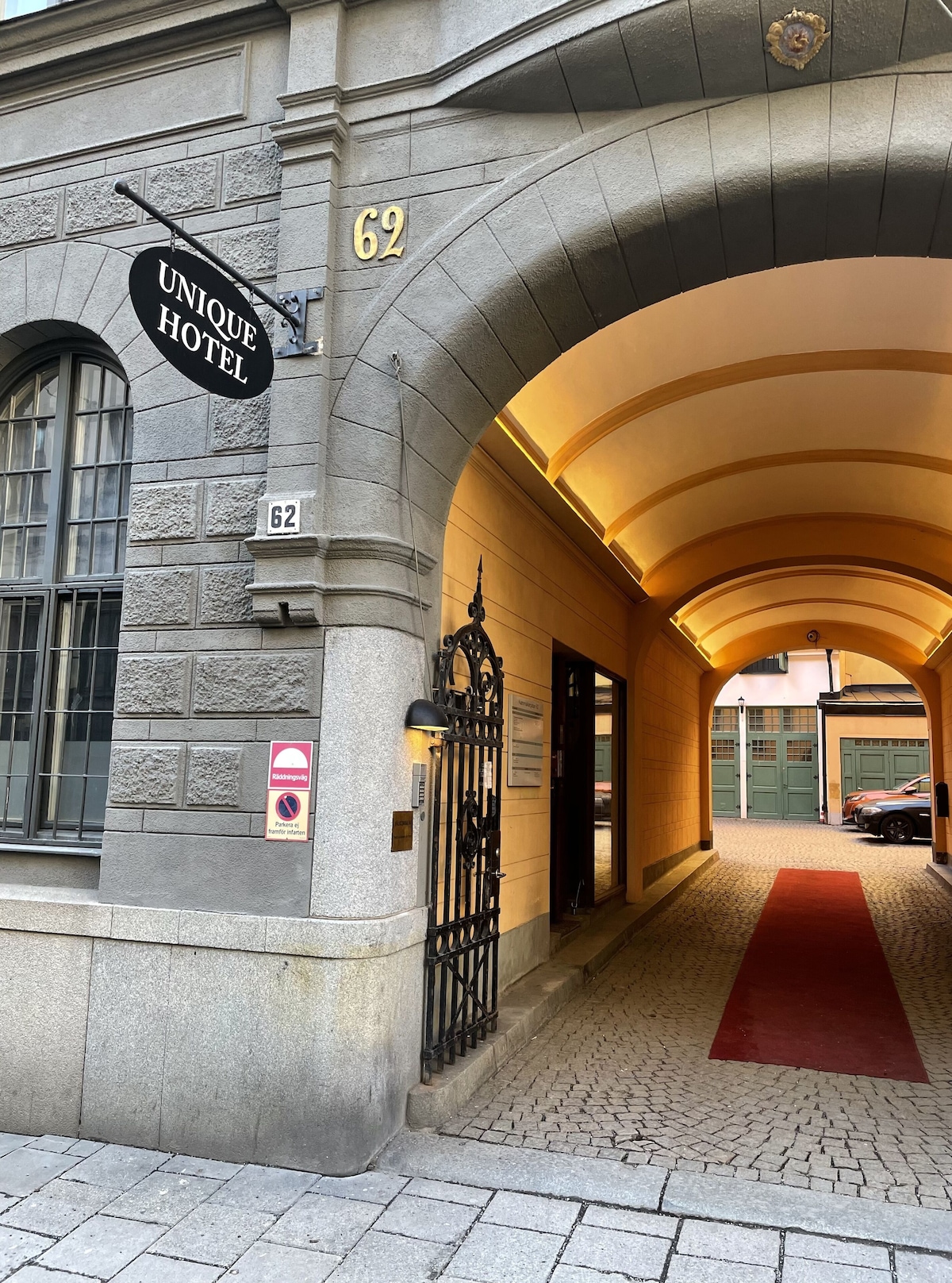 Unique Hotel - Photo 2