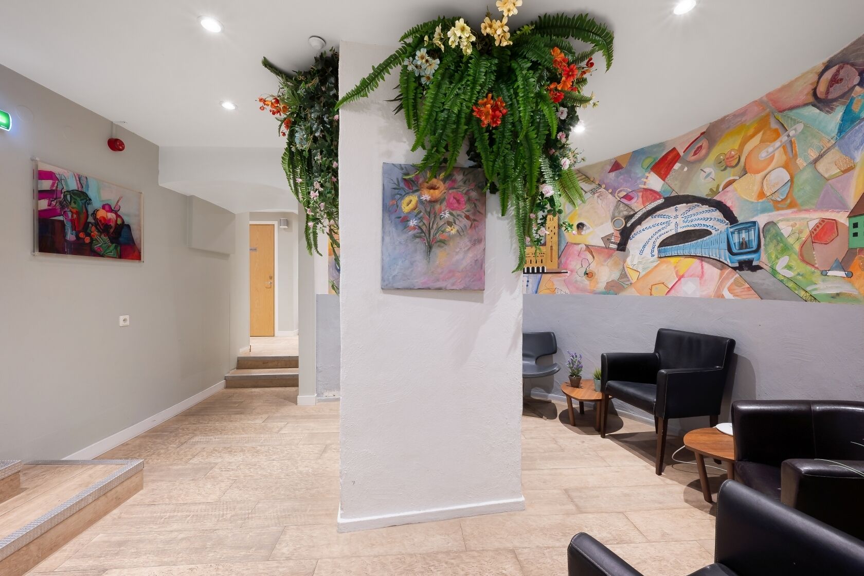 City Hostel - Photo 4