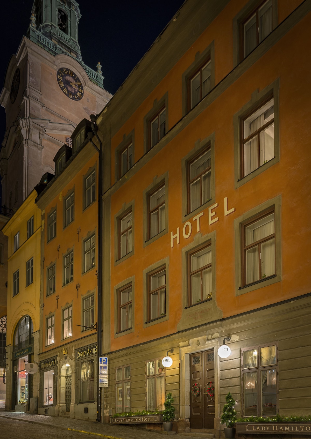 Lady Hamilton Hotel - Photo 2