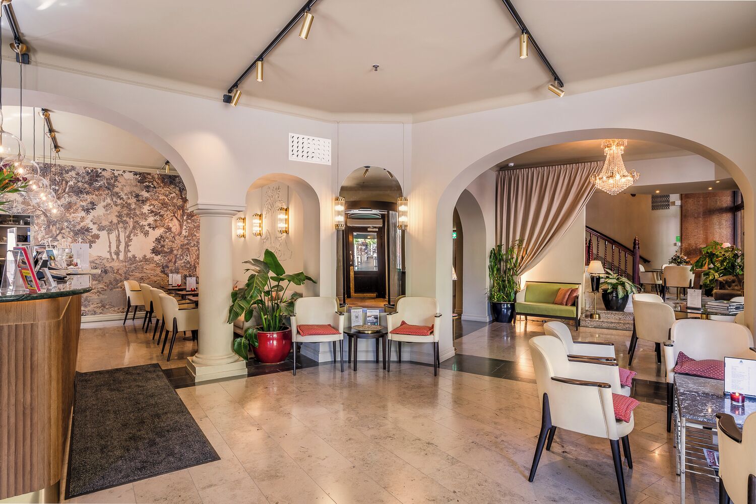 Crystal Plaza Hotel - Photo 6